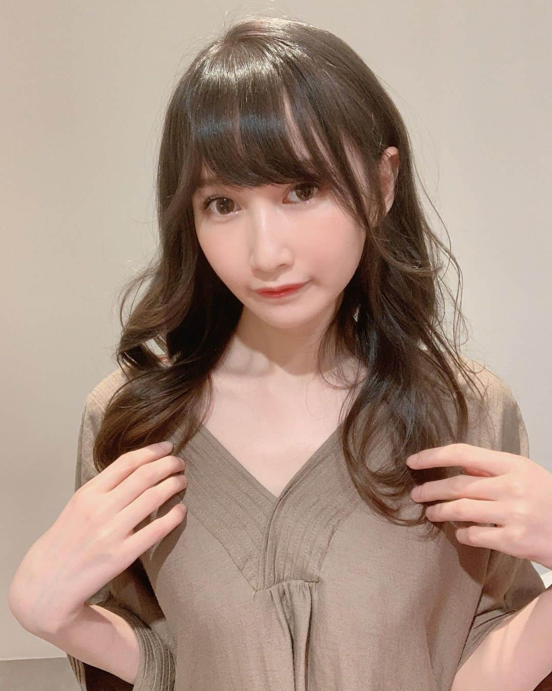 天川そらのインスタグラム：「💓  #天川そら　#秋カラー　#ヘアカラー　 #カラーリング　#美容室　#巻き髪　 #モデル　#サロンモデル　#ヘアモデル」