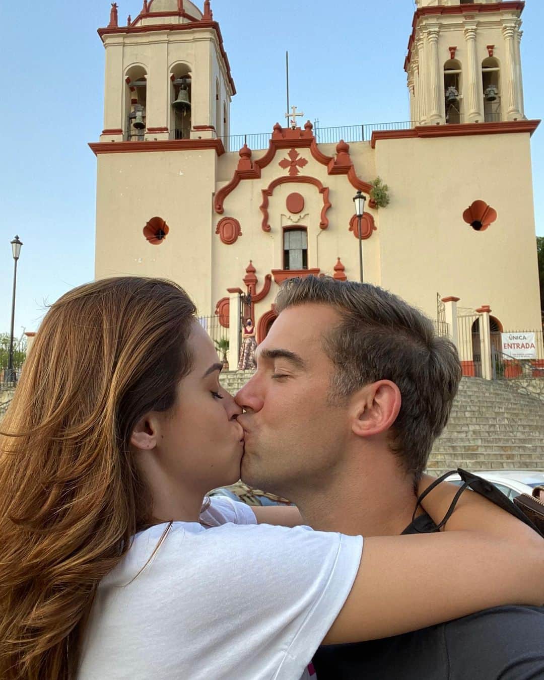 ヤネット・ガルシアのインスタグラム：「❤️ @lewishowes」