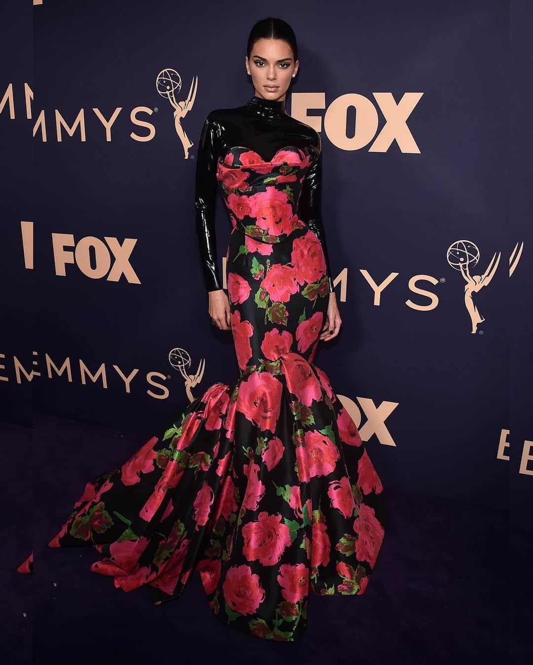 Just Jaredさんのインスタグラム写真 - (Just JaredInstagram)「Look back at the 2019 Emmy Awards by checking out some of the best fashion from the red carpet at the event. For 90+ photos from the carpet, tap this pic at the LINK IN BIO! #Emmys #EmmyAwards Photos: Getty」9月21日 6時31分 - justjared