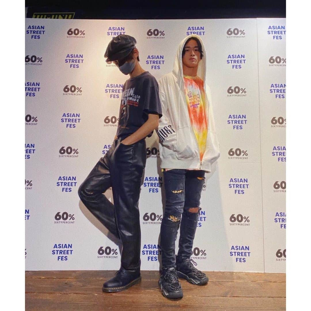 Fuさんのインスタグラム写真 - (FuInstagram)「👖  以前ちらっとモデルもさせていただことのあるSIXTY PERCENTさんにご招待いただき、  “ASIAN STREETWEAR POP UP STORE"  行って来ました！ 最近のWATWINGは練習続きなのでメンバーと息抜きに良かった✉️♪  隆太と2人で並んだら写真撮るのめちゃうまかった！笑　@noa_2930_0222   今回は3人という事で、亮と倫太郎と曉はお留守番。ごめんね🙏  変わりに自分のコーディネートしてもらったよ！ ちなみに帽子は　@ryofuruhata__ が貸してくれた^ - ^！」9月20日 22時12分 - fu_takahashi_official