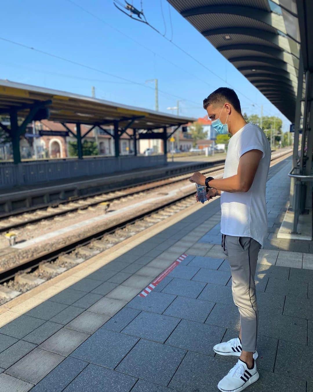 ニルス・ペテルセンのインスタグラム：「#WaitingForFamily #Sonntag #Familienzeit #Freiburg #VFBSCF #Auswärtssieg #SCFreiburg #SCF #NP18」