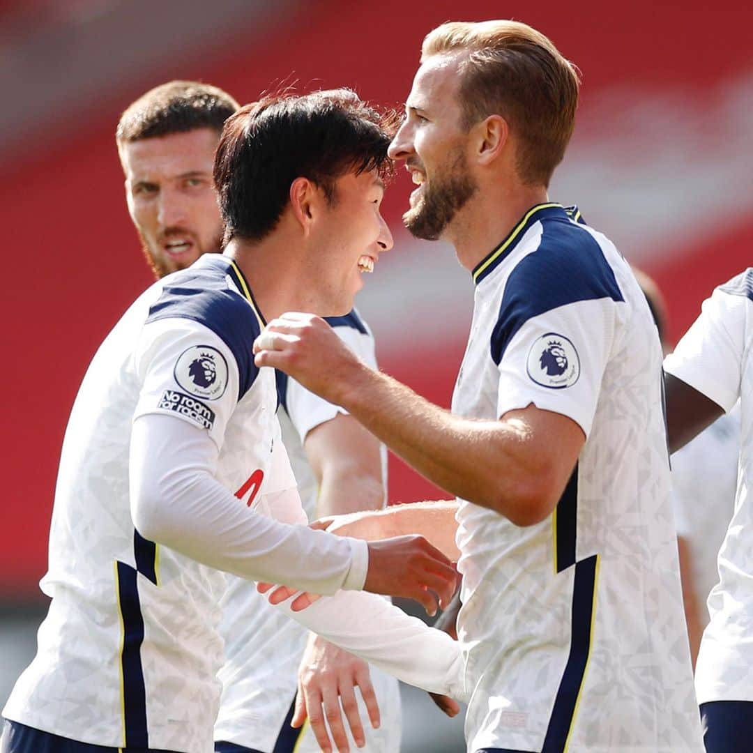 ハリー・ケインのインスタグラム：「Brilliant comeback win. Congrats @hm_son7 on your 4 goals. You’re welcome 😂 #COYS」