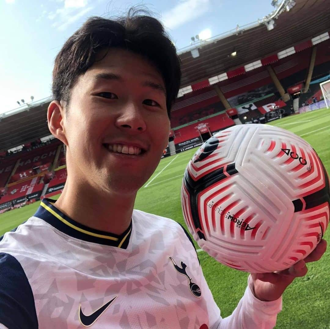 トッテナム・ホットスパーFCさんのインスタグラム写真 - (トッテナム・ホットスパーFCInstagram)「A matchball to remember. ⚽」9月20日 22時17分 - spursofficial