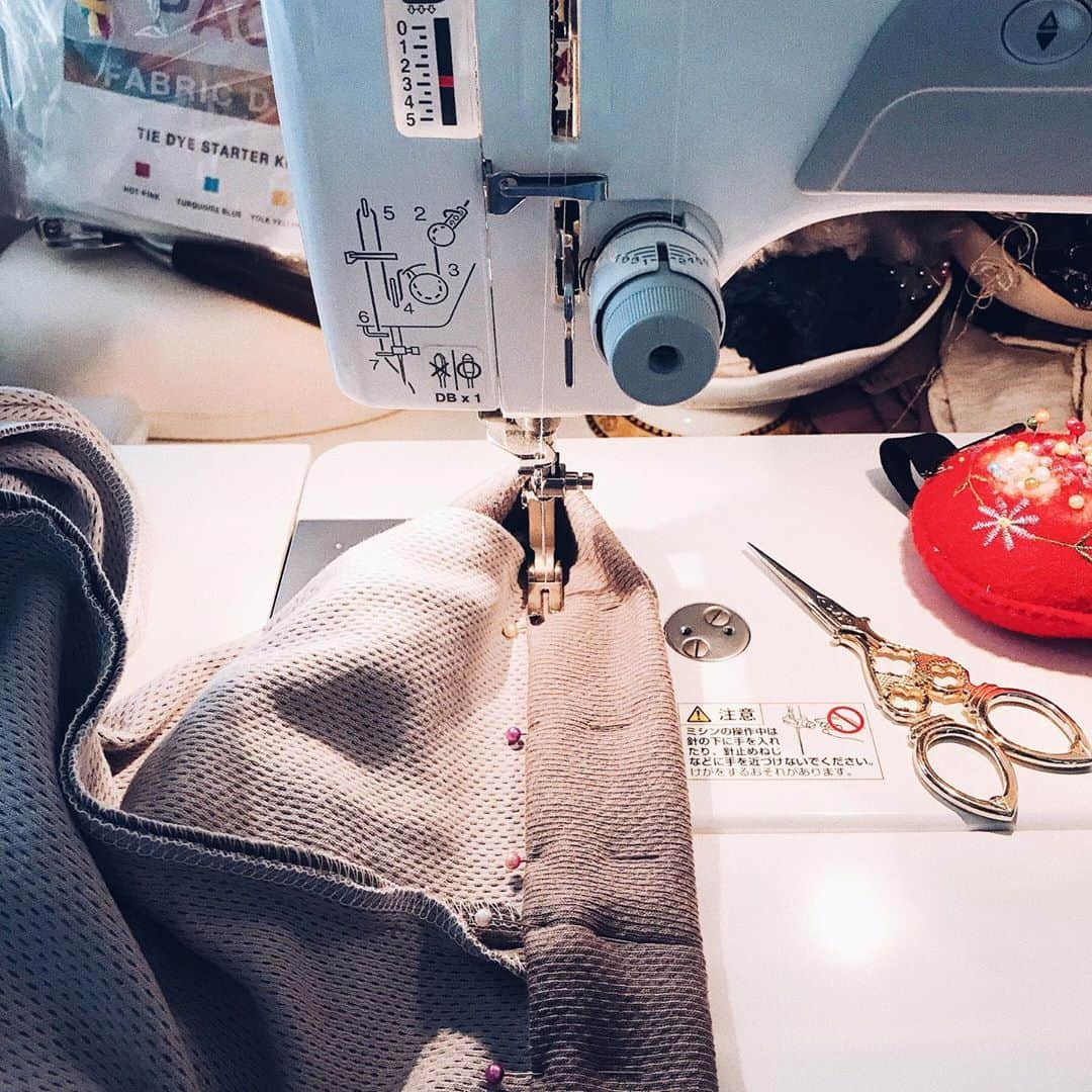 madebyayaさんのインスタグラム写真 - (madebyayaInstagram)「ꪔ̤̮ ﻿  #sewing #diy #handmade #isew #memadeeveryday #fashiondesign #sewingproject #sewingmachine #handmadefashion #seamstress #slowfashion #sewist #sewcialists #sewinglove #handmadewardrobe #costura #couture #nähen #шитье #裁縫 #ソーイング #ハンドメイド大人服 #ミシン #手芸 #洋裁 #自製 #手作 #미싱 #핸드메이드 #janome」9月20日 22時18分 - a.y.a__