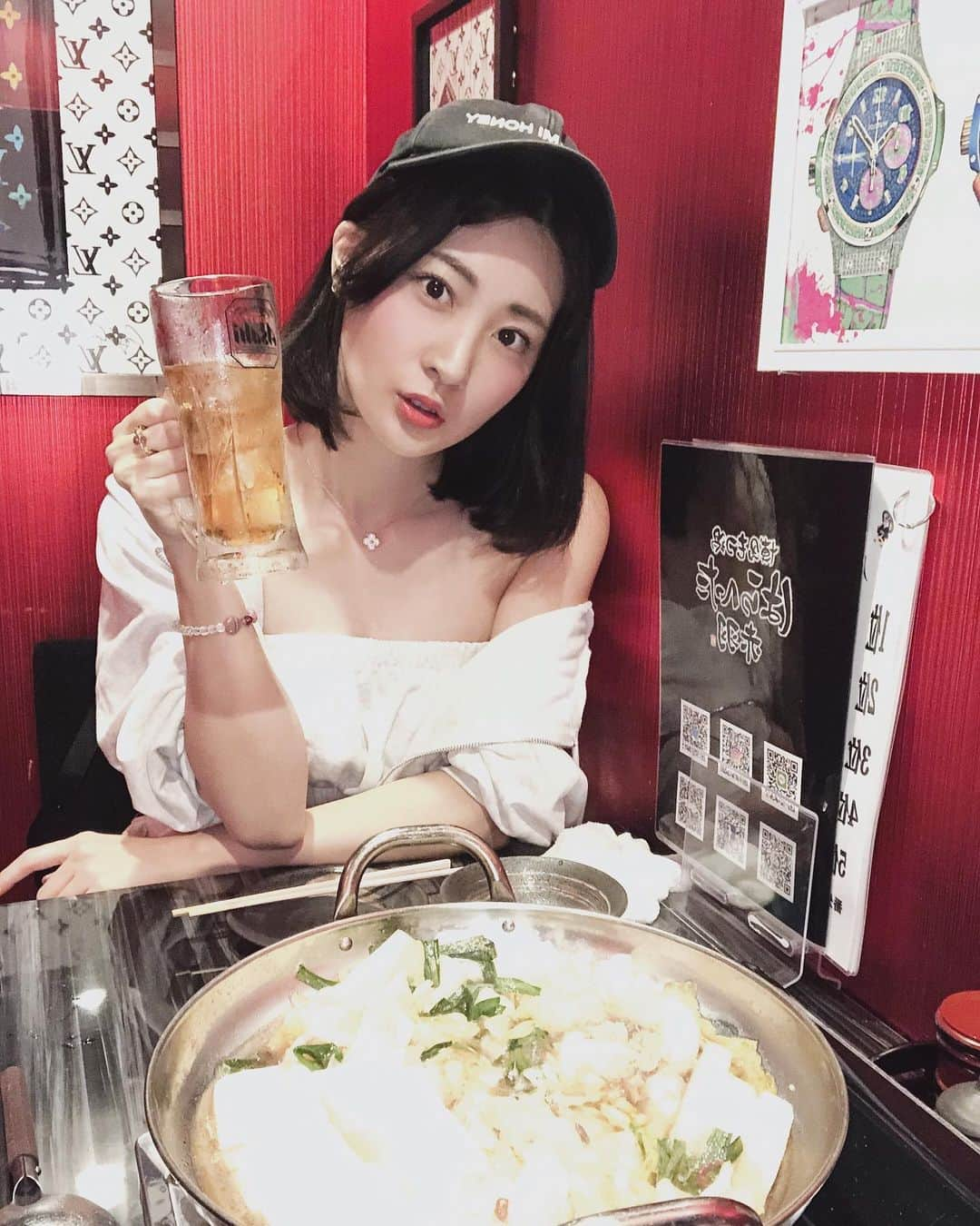 伊藤愛梨さんのインスタグラム写真 - (伊藤愛梨Instagram)「赤羽にもつ鍋食べに行ってきました〜🍺﻿ ( @harahetta_akabane )  久々にお酒飲みました…♡﻿ この前は味噌味を食べたので今日は醤油ベースのもつ鍋💕﻿ ﻿ 美味しかったですよ〜♪  ジャージは @romantictokyo の♡  ﻿ ﻿ ﻿  そして告知！﻿ 次はニコニコ生放送に出演します！﻿ 9月21日(月) 【リップ大サービス！セクシーすぎるグラドル特別クラス開校SP！！】﻿ なんと、R・I・Pのタレント大集合の6時間スペシャル💕﻿ ぜひ、視聴予約よろしくお願いします💕﻿ ﻿ そしてそして、、﻿ 10月4日(日) R・I・P所属タレント勢揃いのプール撮影会﻿ プール撮影会、実は憧れていてやっと出演できることになり本当に嬉して！楽しみです✨﻿ ぜひぜひ、会いに来てくださると嬉しいです💕﻿ 私以外にも先輩で有名なグラドルさんや新人グラドルさんと気軽に会えるのでぜひ✨﻿ ﻿ ﻿ ﻿ ﻿ 📢池尻愛梨スケジュール📢﻿ 9月11日(金)EXMAX Special 掲載﻿ 9月15日(水) それって実際どうなの課出演﻿ 9月21日(月) 【リップ大サービス！セクシーすぎるグラドル特別クラス開校SP！！】ニコニコ生放送﻿ 9月25日(金)💮はなまる撮影会💮﻿ 10月4日(日) R・I・P所属タレント勢揃いのプール撮影会﻿ 10月7日(水)お誕生日🎂﻿ ﻿ ﻿ ﻿ ﻿ ﻿ ﻿ ﻿ ﻿ ﻿ ﻿ ﻿ ﻿ ﻿ ﻿ #博多もつ鍋はらへった赤羽店 #赤羽九州料理 #赤羽宴会 #もつ鍋 #赤羽もつ鍋 #赤羽鍋 #followme #赤羽馬刺し #赤羽飲み放題 #赤羽居酒屋 #赤羽飲み #赤羽はしご酒 #赤羽のみ #赤羽呑み #赤羽駅 #川口もつ鍋 #赤羽美味しい店 #赤羽#赤羽もつなべ #赤羽グルメ #赤羽九州料理 #赤羽ちょい飲み #赤羽ホルモン #鍋うまい #赤羽ララガーデン #赤羽女子会 #赤羽隠れ家 #トリドリベース　#pr」9月20日 22時29分 - ilovely1007_