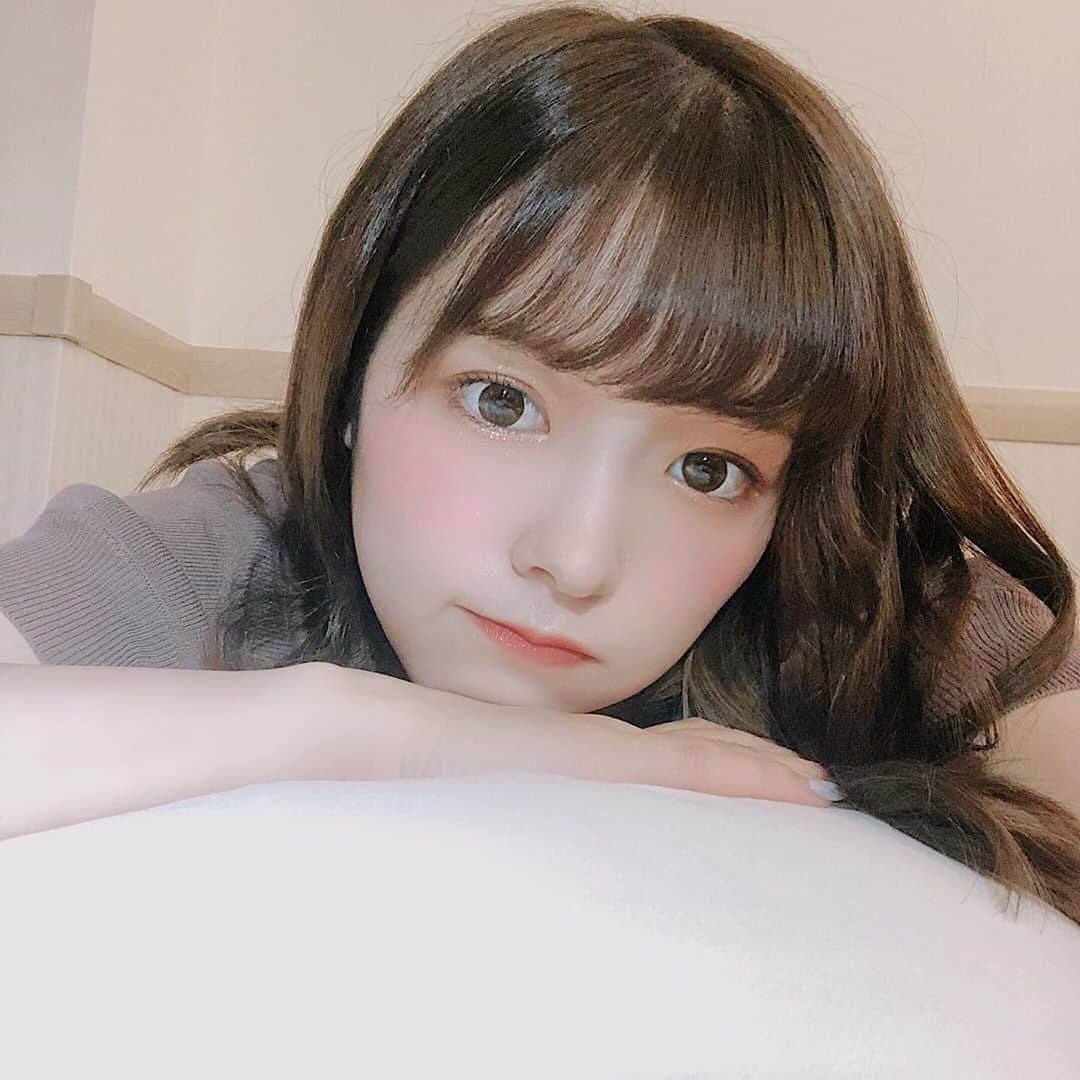 橋本紗奈さんのインスタグラム写真 - (橋本紗奈Instagram)「【1人旅1日目🕊】 今日はのんびりしすぎてあまり回れなかった〜 明日は計画的に行こう💪 後日まとめて写真載せるのでお楽しみに❁ . . . 1人の夜は何でもやりたい放題だから、わくわくすっぞ💪 (ｵﾅｶｽｲﾀ...) #一人旅 #一人旅女子 #一人旅行 #旅行 #vlog #vlogger #ヘアカラー #ヘアメイク #観光」9月20日 22時24分 - hashimoto_sana