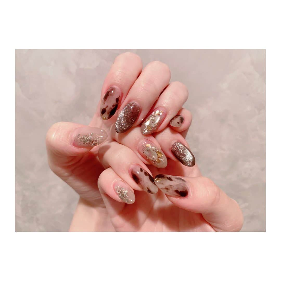 新木さくらさんのインスタグラム写真 - (新木さくらInstagram)「newnail✨﻿ ﻿ #ネイル #ネイルデザイン #秋ネイル #ギャラクシーネイル #レオパードネイル #キラキラ﻿」9月20日 22時28分 - araki_sakura14