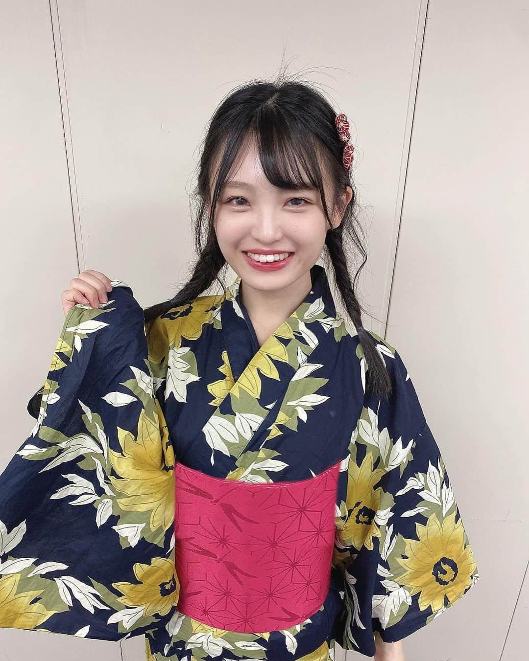 新澤菜央さんのインスタグラム写真 - (新澤菜央Instagram)「・  はぐれないようにずっとしんしんのこと見ててね？🥺  #オンラインお話し会  #だってだってだって  #浴衣」9月20日 22時51分 - _shinshin_48