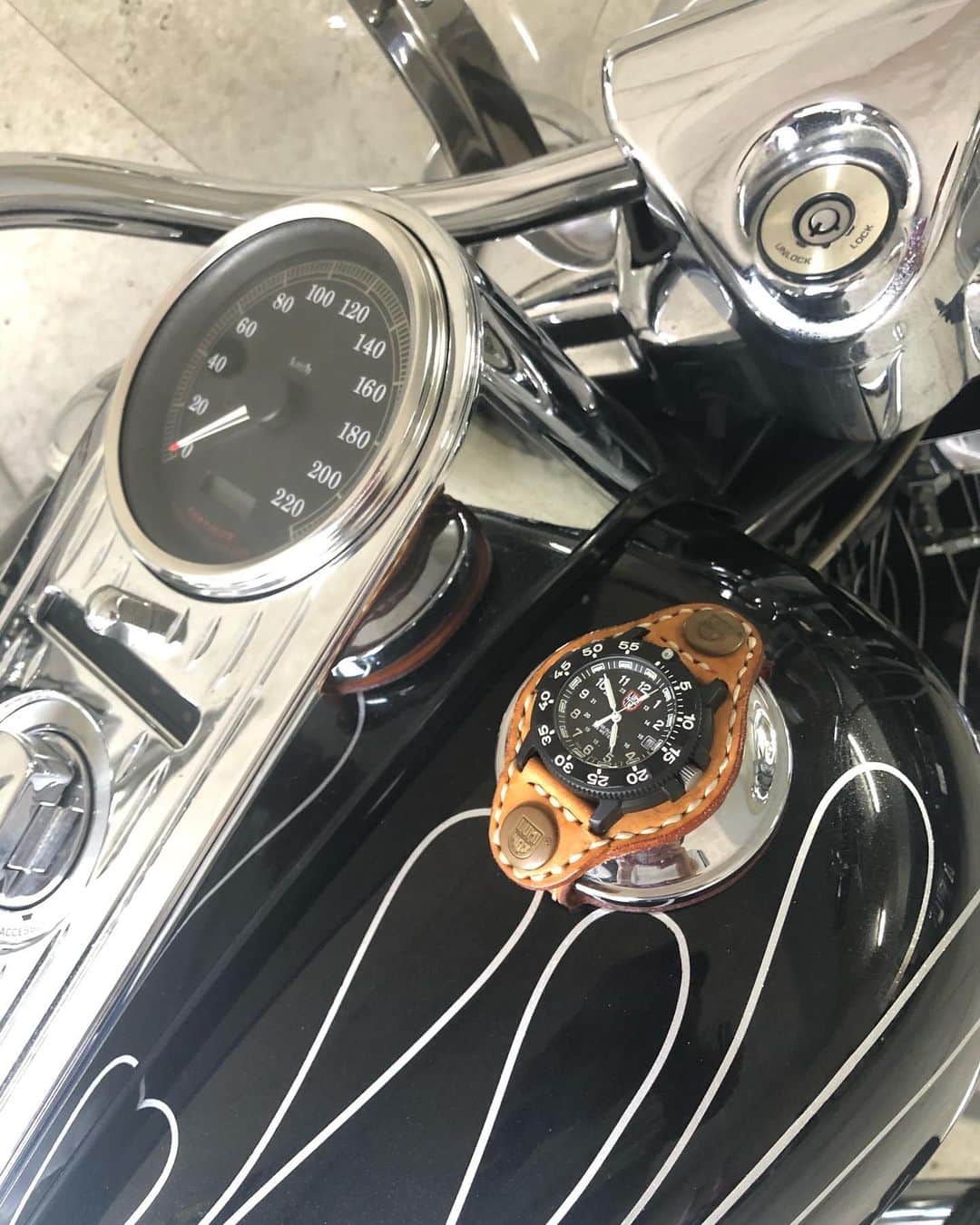 黒岩唯一さんのインスタグラム写真 - (黒岩唯一Instagram)「My Harley-Davidson!! LMINOXの時計がイイね👍  #harleydavidson  #lminox  #黒岩唯一」9月20日 23時22分 - tadakazukuroiwa
