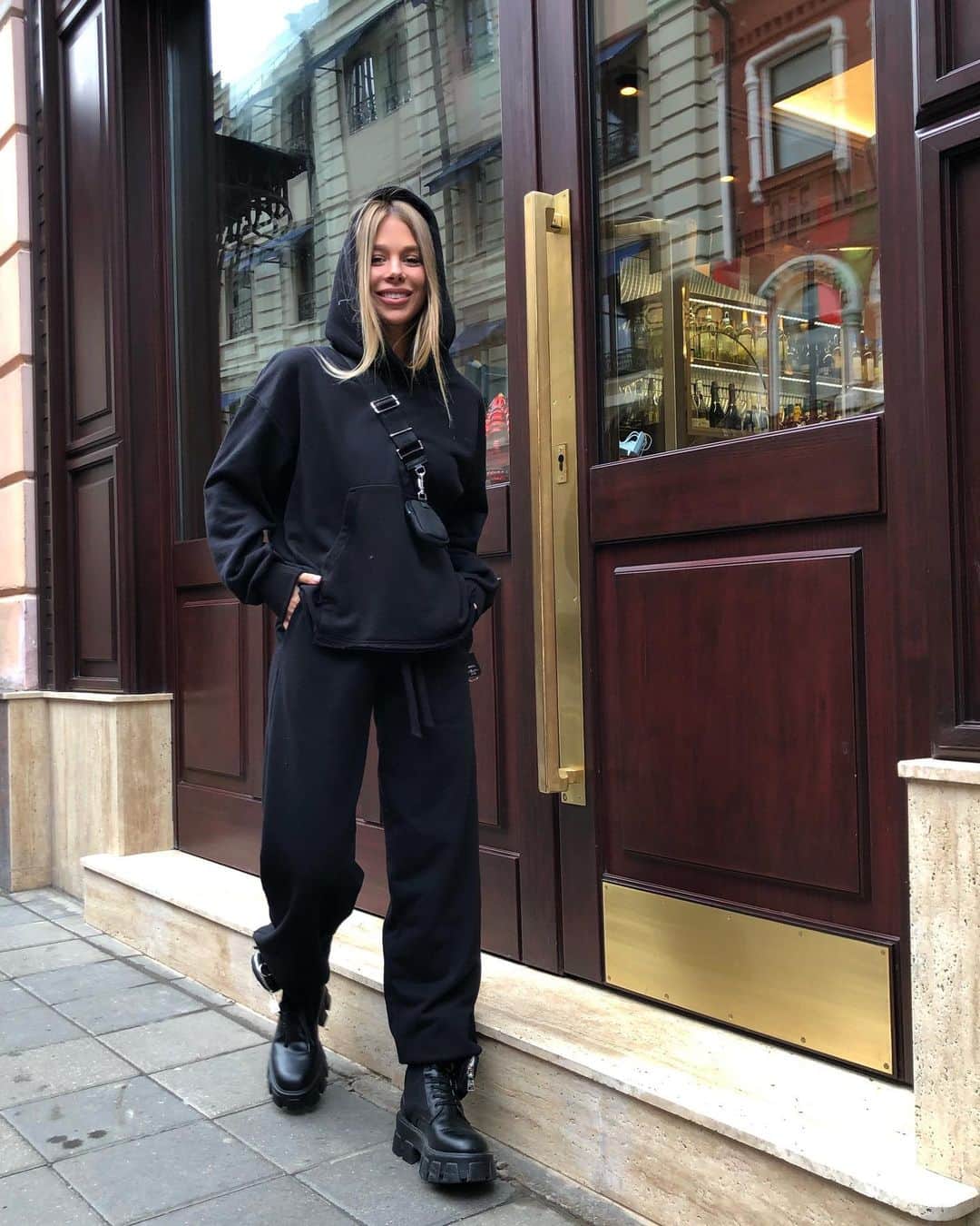 のインスタグラム：「Bye Moscow ✈️」