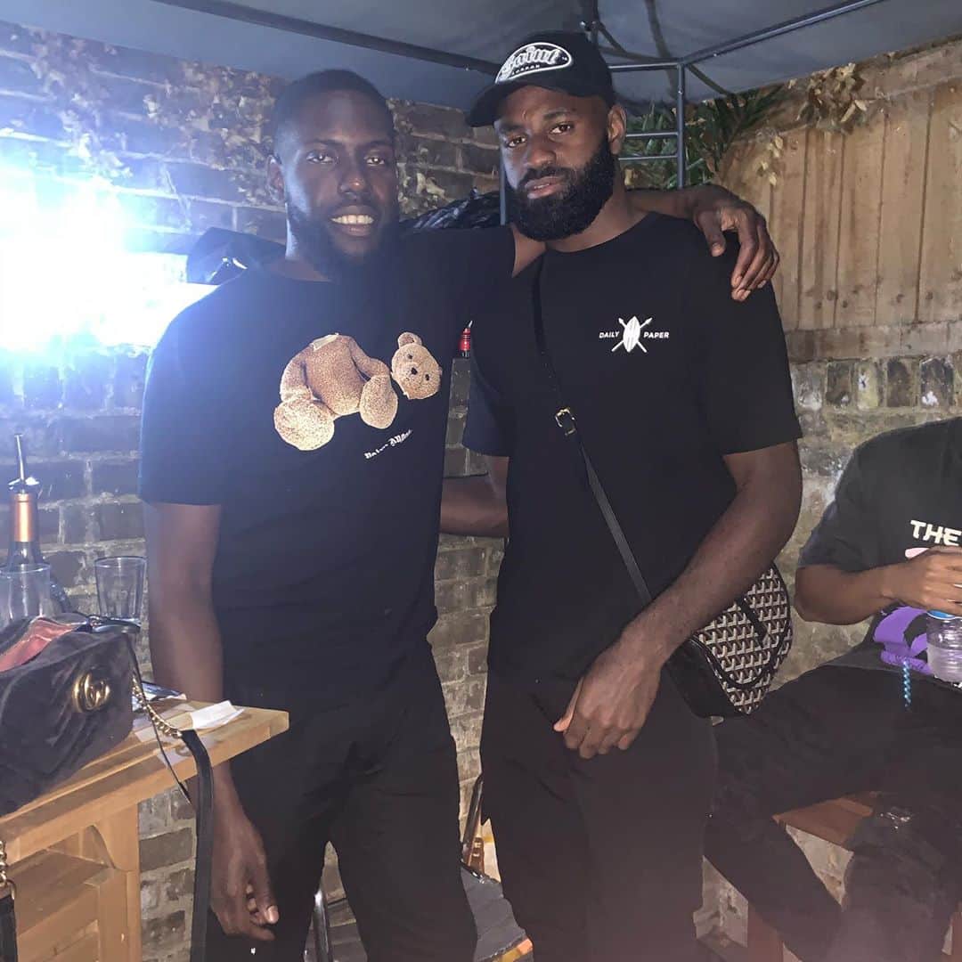 ハイラン・ボアテングのインスタグラム：「Good to see my bro last week 👊🏿」
