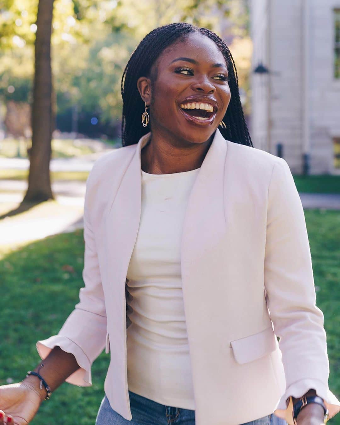 converseのインスタグラム：「“I want to see my life and the lives of my family and friends acknowledged, respected, and represented for what it is—a life that matters and is capable of joy,” says Ify White-Thorpe, a creative writer, social justice advocate and the current vice president for the Harvard student body.⁣⁠⠀  ⁣⁠⠀ For Ify, advocating for social justice is a “no days off” type of job. Whether it be through creative writing, political advocacy, or changing K-12 curriculum to incorporate Black history, she is committed to creating a more equitable society. With her creative writing, it’s important for her to highlight the diversity of the Black experience, something often omitted in the media representation of Blackness. ⁣⁠⠀  ⁣⁠⠀ “Knowledge did not start with you, and it cannot end with you. Always be willing to learn, teach others, and move forward. You can’t change the past, but you can absolutely determine the future.”⁣⁠⠀  ⁣⁠⠀ Check out our stories to get to know @ifewt, learn more about her commitment to progress, and see how she is partnering with Converse on this journey. #ConverseAllStars」