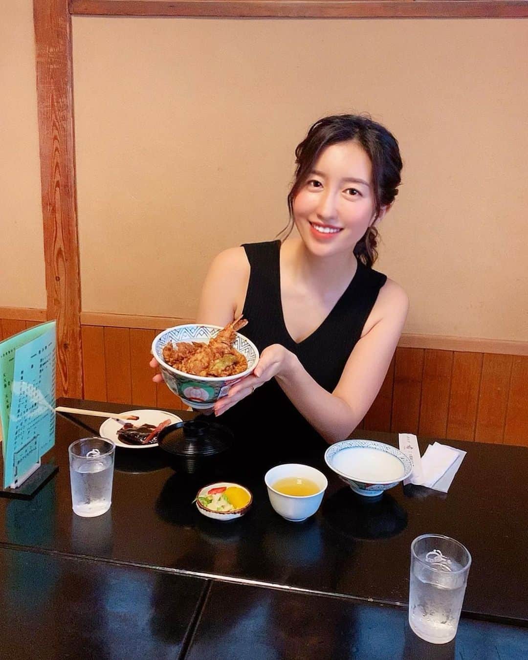 井上茉倫（月神まりな）のグルメインスタ