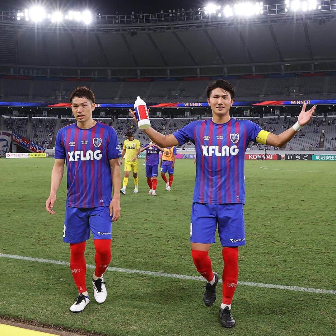 FC東京オフィシャルグッズさんのインスタグラム写真 - (FC東京オフィシャルグッズInstagram)「👏 🔵🔴 #FULLTIME #TokyoSendai  2020明治安田生命J1リーグ第17節 #FC東京 1-0 #ベガルタ仙台  前半のタマゴールが決勝点!!✊✊✊ 最後まで集中力を継続させ、完封勝利です!!!!!🙌🙌🔵🔴 @fctokyoofficial  #umbroDay  #STAYWITHTOKYO #FC東京 #fctokyo #tokyo」9月20日 23時38分 - fctokyoofficial