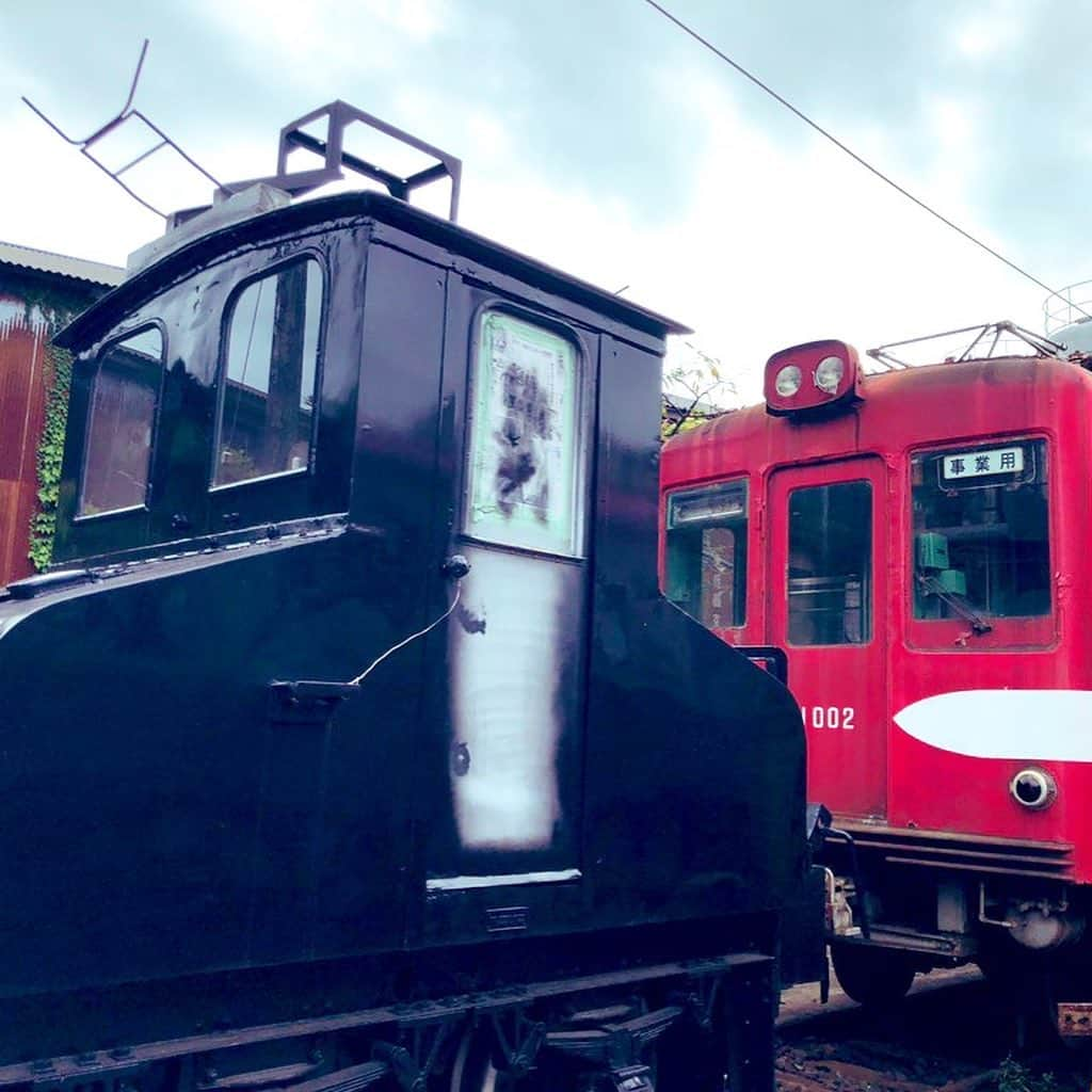 がっちゃんさんのインスタグラム写真 - (がっちゃんInstagram)「銚子電鉄中ノ町で車庫見学をして電車を待っていたら、 偶然通りかかった車がキキーっと停まり「がっちゃん‼︎」と声をかけていただきました😊 一瞬でがっちゃんだと分かるって嬉しい💕そして凄い（笑） 中ノ町車庫は2020年10/1(木)から2021年3/31(水)まで車両検査のため、車庫見学は中止だそうです😅  #銚子電鉄 #車庫 #train #japantrain #japantravel #japantrip #trainphotography #小学生 #鉄道 #鉄道写真 #鉄分補給 #がっちゃん #がっちゃんねる」9月20日 23時46分 - gacchannel