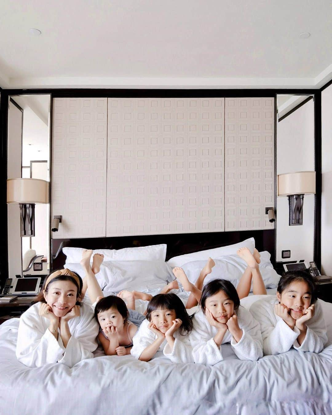 The Peninsula Hotelsさんのインスタグラム写真 - (The Peninsula HotelsInstagram)「Spotted @nicolacheungyoung and her girls having a sleepover at The @peninsulahongkong. Join us for a staycation with the whole family — your little ones will make memories to last a lifetime. #penfamilies #penmoments⁣ ⁣ ⁣ ⁣ ⁣ ⁣ #peninsulahotels #luxuryhotelexperience #luxuryexperience #fivestarservice #fivestarhotel #hongkong⁣」9月21日 0時00分 - peninsulahotels