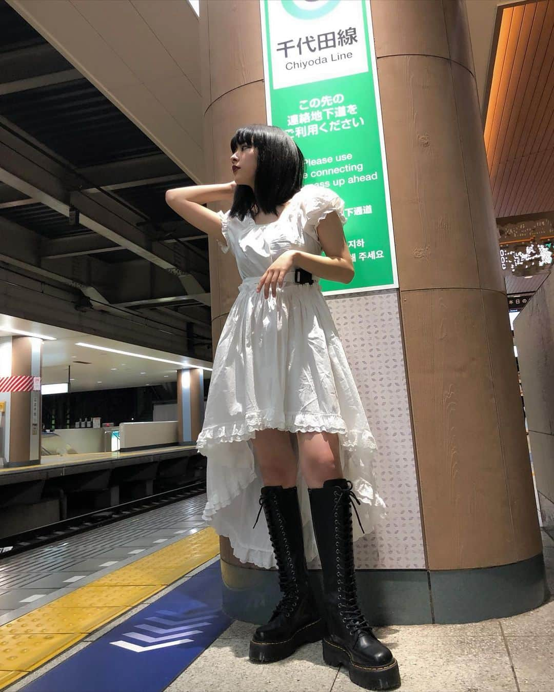 桐原愛歩さんのインスタグラム写真 - (桐原愛歩Instagram)「いつの日かの #ayuayu_code 🤍 . onepiece▶︎▷ #RURU boots▶︎▷ #drmartens  . ワンピースの形が可愛すぎて👧🏼💕 . フィッシュテールワンピース . 勉強してきます！🤫」9月21日 0時14分 - ayuayu_1003