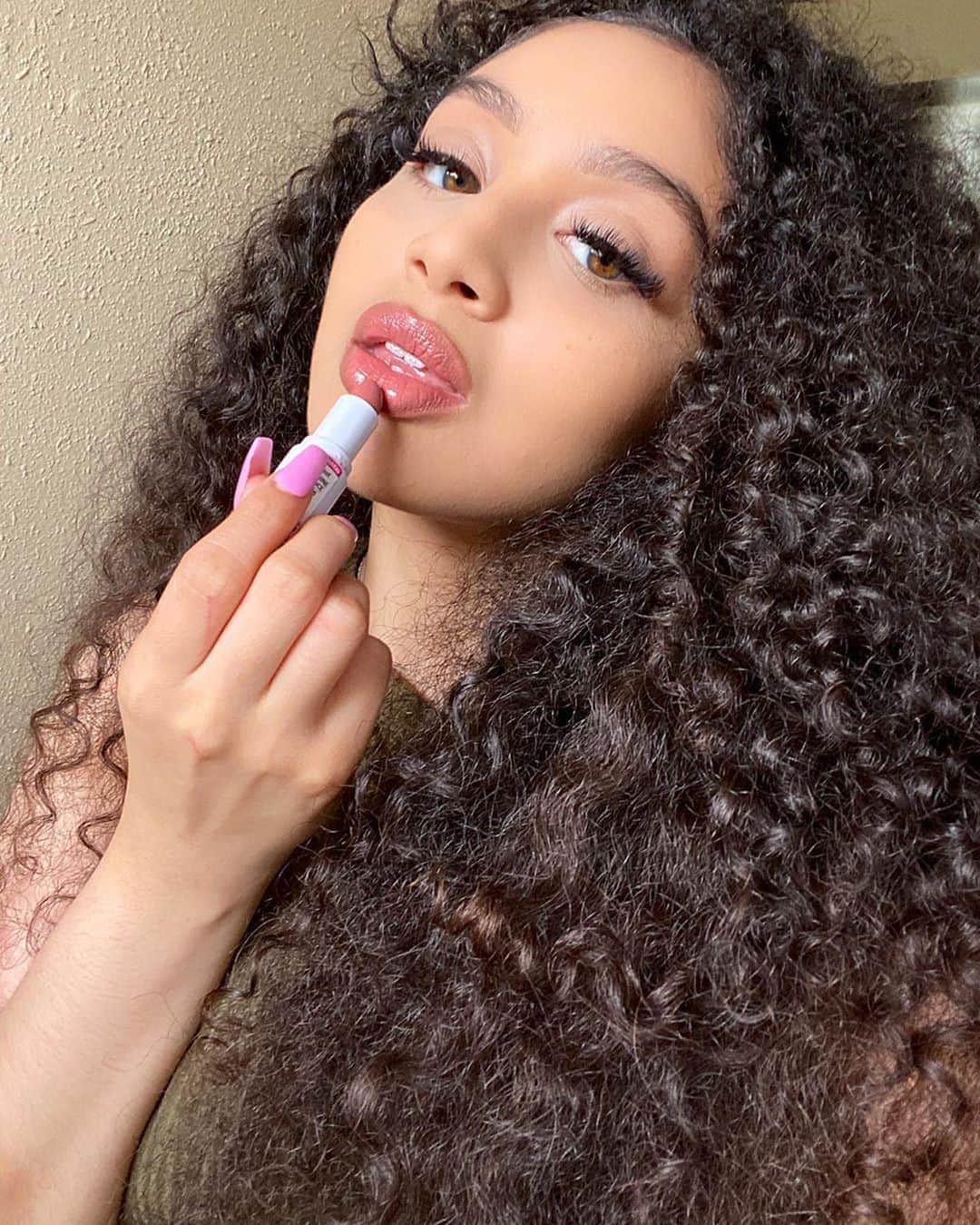 wet'n wild beautyさんのインスタグラム写真 - (wet'n wild beautyInstagram)「We're MAD-ly in love with @abyxo's look with our #MegaLast High Shine Lip Color in "Mad for Mauve"   Get it @Walmart @Amazon @Target @UltaBeauty @Walgreens and ALWAYS at wetnwildbeauty.com   #wetnwildatWalmart #wnwbeauty #walmartbeauty #wetnwild #nudelips #lipcolor #highshine」9月21日 0時14分 - wetnwildbeauty