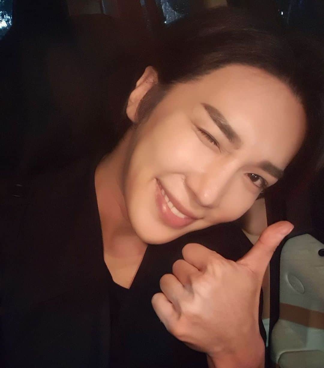 パク・ジョンミンのインスタグラム：「잘자요!  모두에게 좋은일이 가득하길! 가끔씩 업데이트하지만...! 잘지내려고 노력하고 있으니 볼 수 있는날까지 모두 힘!! 오라버니 힘낼께! ㅎㅎ 기둘리기둘리~~❤️」