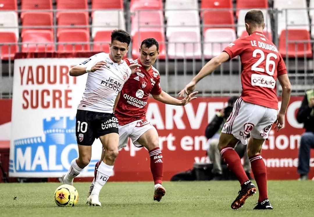 リーグ・アンさんのインスタグラム写真 - (リーグ・アンInstagram)「👈 @stevemkms 👉 ⚓️ Le @stadebrestois29 remporte un derby breton étincelant 🏴‍☠️💥 !  🆚 #SB29FCL (3-2)  A brilliant Breton derby was won by Stade Brestois! • • #Ligue1UberEats #SB29 #StadeBrestois #StadeBrestois29 #FrancisLeBlé #StadeFrancisLeBlé #Brest」9月21日 0時49分 - ligue1ubereats