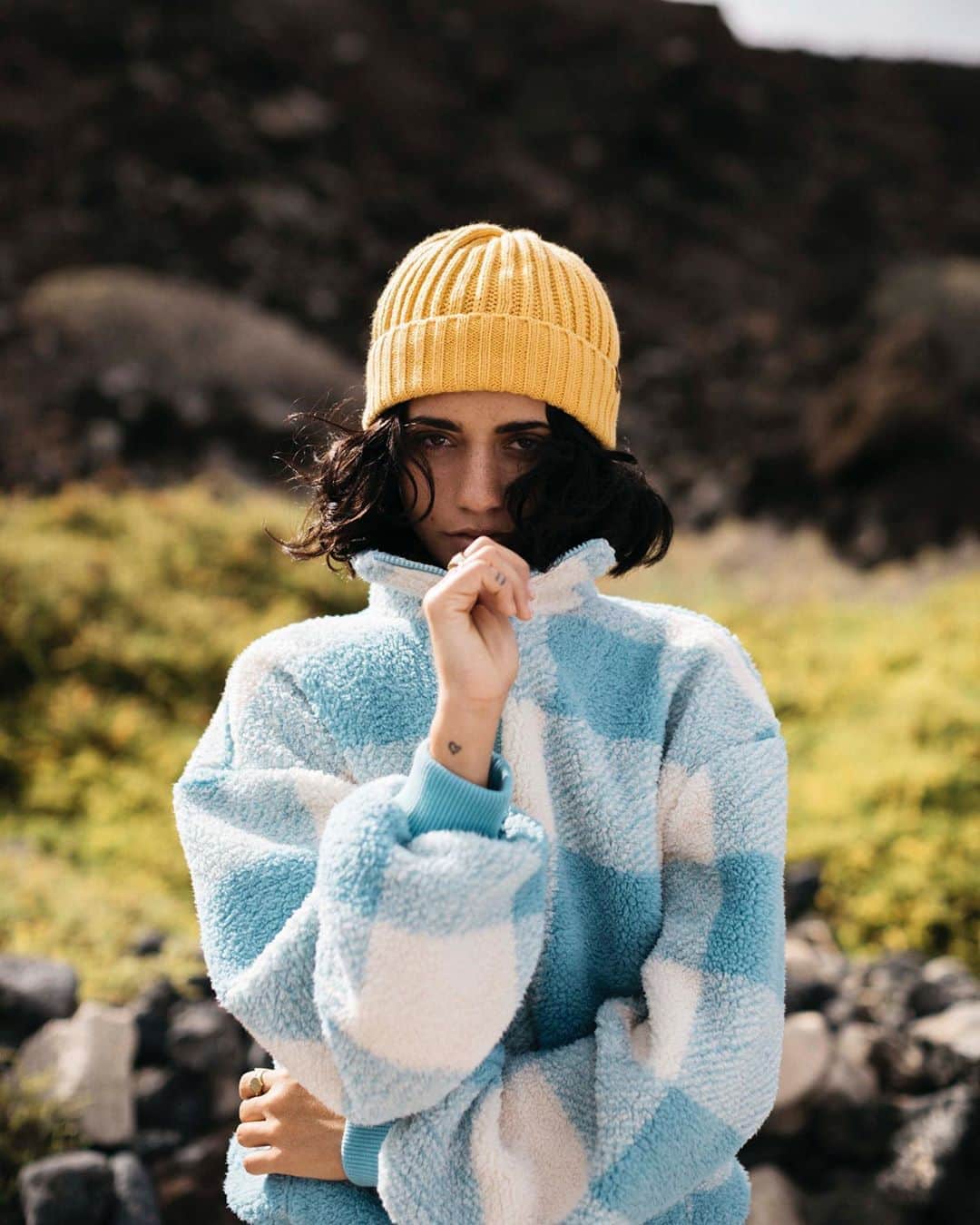 BILLABONG WOMENSさんのインスタグラム写真 - (BILLABONG WOMENSInstagram)「@shaantix ready to take on the cold season ahead in our Time Off Jacket 💛 Shop new fall arrivals now >> link in bio」9月21日 1時03分 - billabongwomens