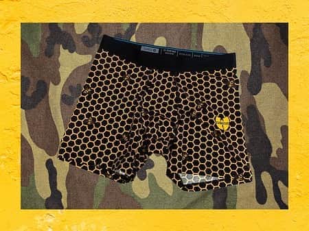 Stanceのインスタグラム：「🐝Bring Da Ruckus 👐  Stance is proud to continue its partnership with one of hip-hop’s most legendary rap groups of all time @wutangclan.  Shop the entire collection now...Link in bio. 🐝⚔️👐」