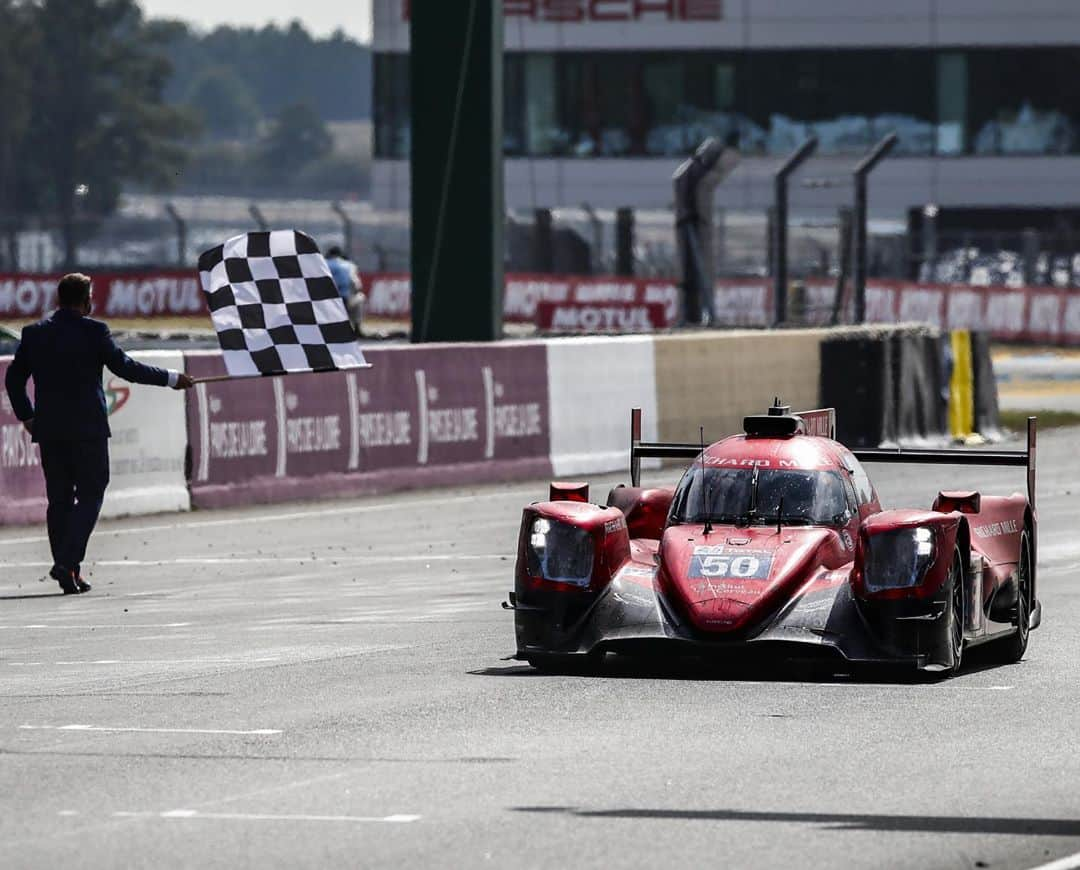 ソフィア・フロルシュさんのインスタグラム写真 - (ソフィア・フロルシュInstagram)「YESSSS 🏁 P9 in our first ever @24heuresdumans !!! 🇫🇷 So so so happy for the whole team! It was such a emotional last couple of days and we made the best out of it! Kept the car on track for all 24h 🙏🏽 Big thanks to the whole crew for working so much and pushing so hard! 🏁 Thanks to @richardmille & @fiawim for believing in us!! ❤️❤️ A lot more to come in the next months but this weekend I won’t forget! ❤️ So so so happy!!! Now it’s time for some 🍸 📸 x @boniphoto  #sophia #sophia99 #changeagent #racegirl #racing #motorsport #lemans #richardmille」9月21日 1時38分 - sophiafloersch