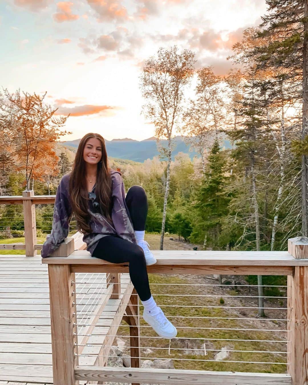 Paige Reillyのインスタグラム：「Was able to surprise my family this weekend for their weekend family getaway 😭🤍 I haven’t been home since Christmas, so it was so nice to be able to sneak home to see the whole fam this weekend 🙏🏻  We have a few more days here to enjoy being back in NY, but it has definitely been nice to be home 🥰」