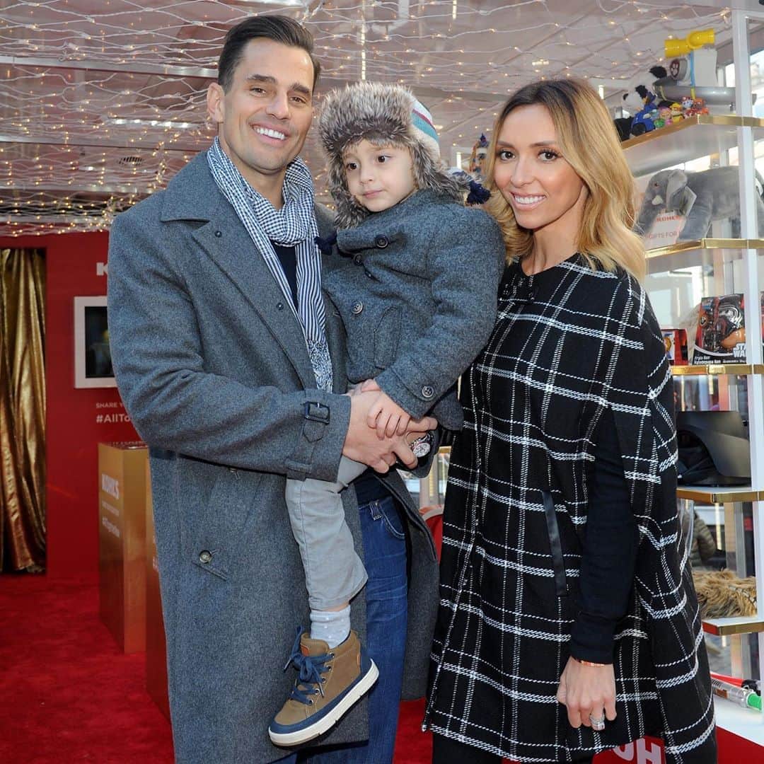 E! Onlineさんのインスタグラム写真 - (E! OnlineInstagram)「E!'s veteran host Giuliana Rancic and her family have tested positive for coronavirus. Link in bio for her entire statement. (📷: Getty)」9月21日 7時20分 - enews