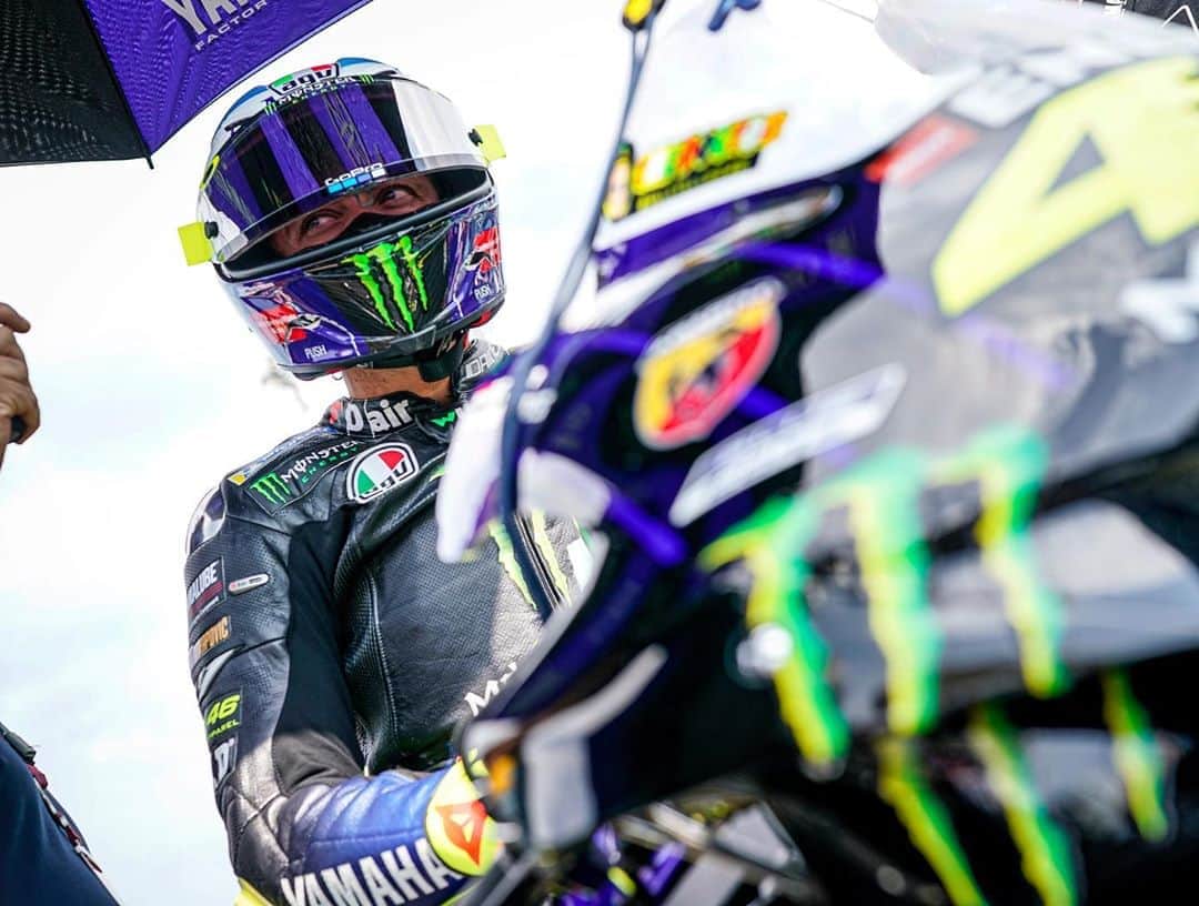 YamahaMotoGPさんのインスタグラム写真 - (YamahaMotoGPInstagram)「💬 @valeyellow46,  #EmiliaRomagnaGP Race Results - NC:  “For sure, it's a shame that I made a mistake on the second lap. There was a bit of confusion in that moment, because all riders were close together. Unfortunately, I lost the front in Turn 4. It's a pity because we lose some points. After the mistake I continued. I did some other laps to try to understand the rhythm, because we changed the setting of the bike a bit this weekend. It's a shame, but this is the way it is. On the bright side, we have another race next week in Barcelona. That is a very good track, I like it a lot. The championship is still long, so anything can happen."  #MonsterYamaha  #MotoGP」9月21日 2時01分 - yamahamotogp