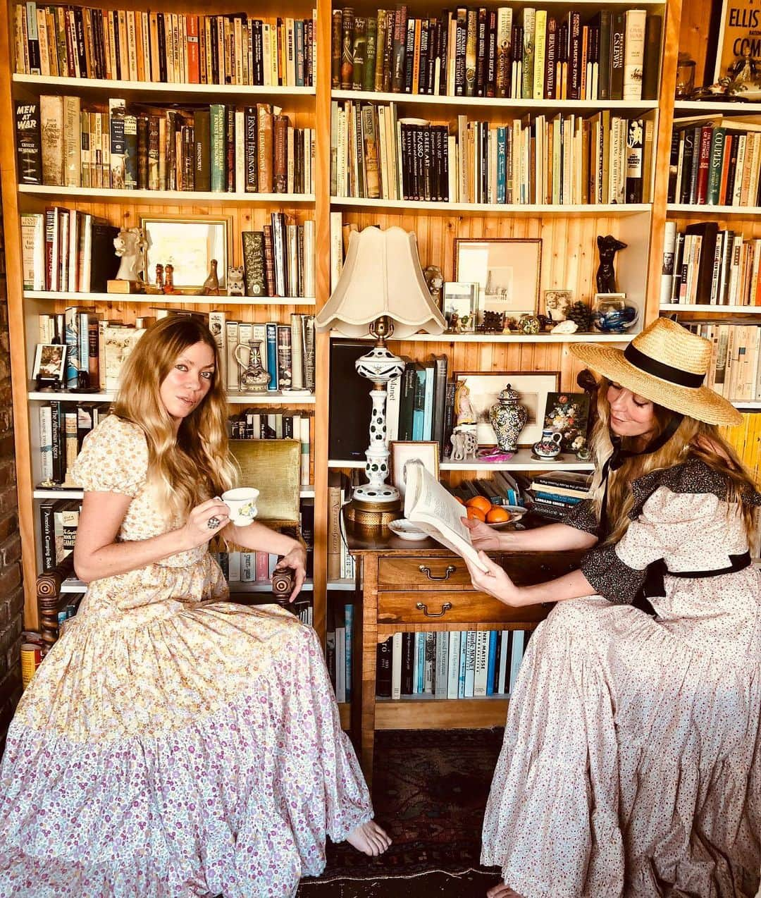 カイトアンドバタフライさんのインスタグラム写真 - (カイトアンドバタフライInstagram)「The making of Marigold: We are identical twin sisters from Australia, from a Secret garden💚Marigold dresses are a reflection of our love for art, music, nature and fashion made in our magical canyon home #kiteandbutterflycollective #madeincalifornia🇺🇸 #marigold #dresses photo 5⭐️ @cornelia_lietz @kissfromfleur @larsrueffert」9月21日 2時01分 - kiteandbutterfly