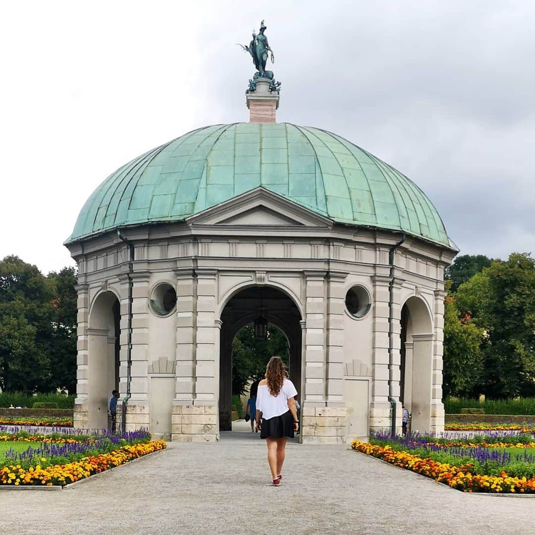 ハンナ・シューベルトのインスタグラム：「Hey everyone! Some of you might have heard of the account @climbingpsychology already! It's run by my friend @_madeleinecrane a sports psychologist who shares interesting insights in lots of different psychological topics connected with sports and especially climbing. Recently she has discussed the topic vulnerability and its affects on your mind, your well being and your performance in climbing.  In the upcoming week I'll do a takeover @climbingpsychology  for a few posts to share my own opinion and experiences on this topic :) check it out👍」