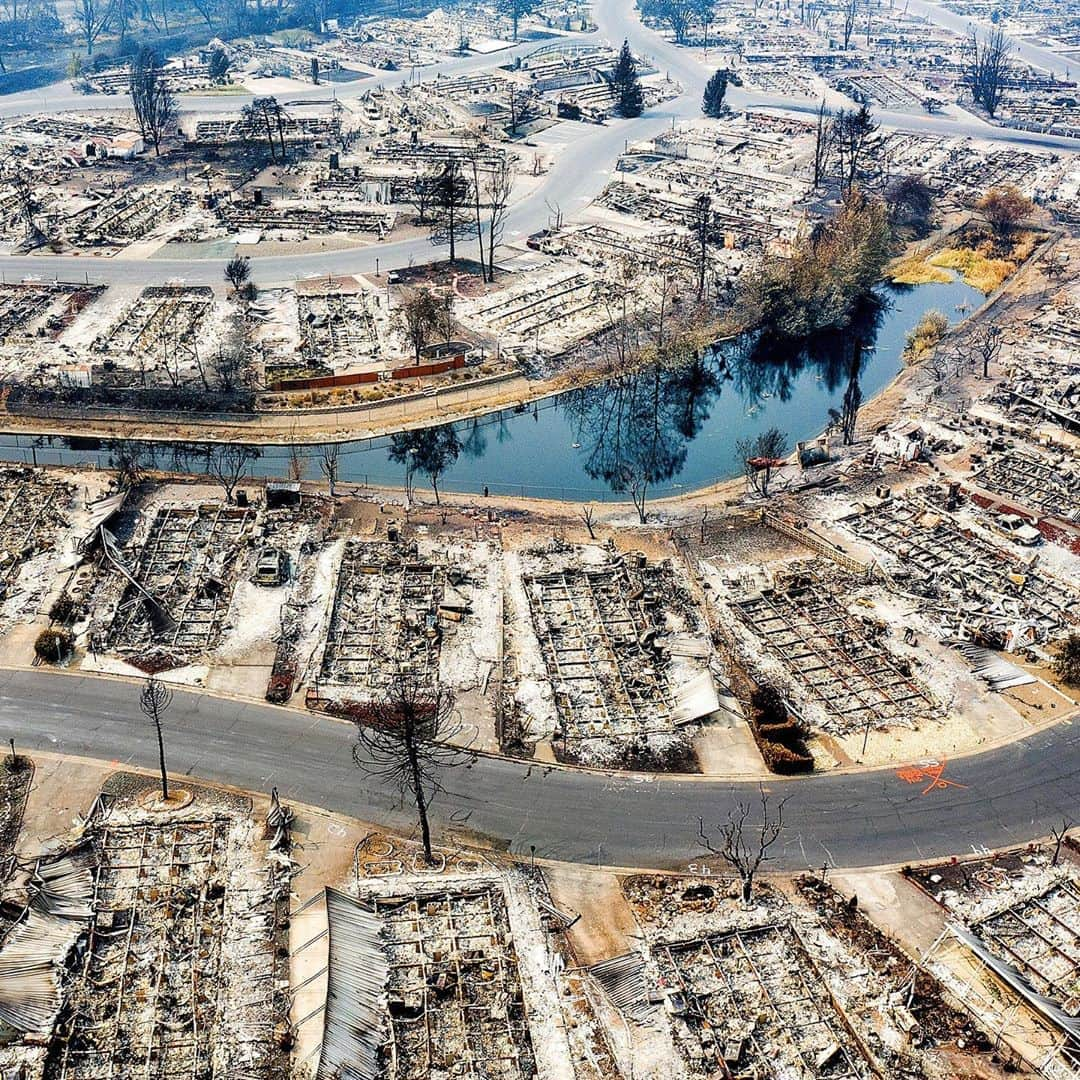 TIME Magazineさんのインスタグラム写真 - (TIME MagazineInstagram)「Imagine Massachusetts on fire, literally the entire state engulfed in flames. That is how much land has already been ravaged—at least 5 million acres—in the wildfires of California, Washington and Oregon. Put another way, in just a few weeks these fires have burned as much land as was destroyed by a decade of using napalm and Agent Orange during the Vietnam War. With temperatures over 100°F, toxic air now blankets tens of millions of people, power outages have afflicted vast regions, and dozens have already died from the blazes. Air quality in West Coast cities has ranked among the world's worst, with Portland's air at points being almost three times more unhealthy than in notoriously polluted cities like New Delhi. The scenes of red skies out of America's West have an unreal quality to them, as if they come from a different planet. In a sense they do—they are portents of the future, writes @fareedzakaria. Read the full essay, adapted from Zakaria's new book Ten Lessons for a Post-Pandemic World (Oct. 6), at the link in bio. In these photographs: Flames from the LNU Lightning Complex fires along Interstate 80 in Vacaville, Calif., on Aug. 19; homes leveled by the Almeda Fire line at Bear Lake Estates in Phoenix, Ore., on Sept. 15. Photographs by Noah Berger (@noah3929)—@apnews」9月21日 2時26分 - time