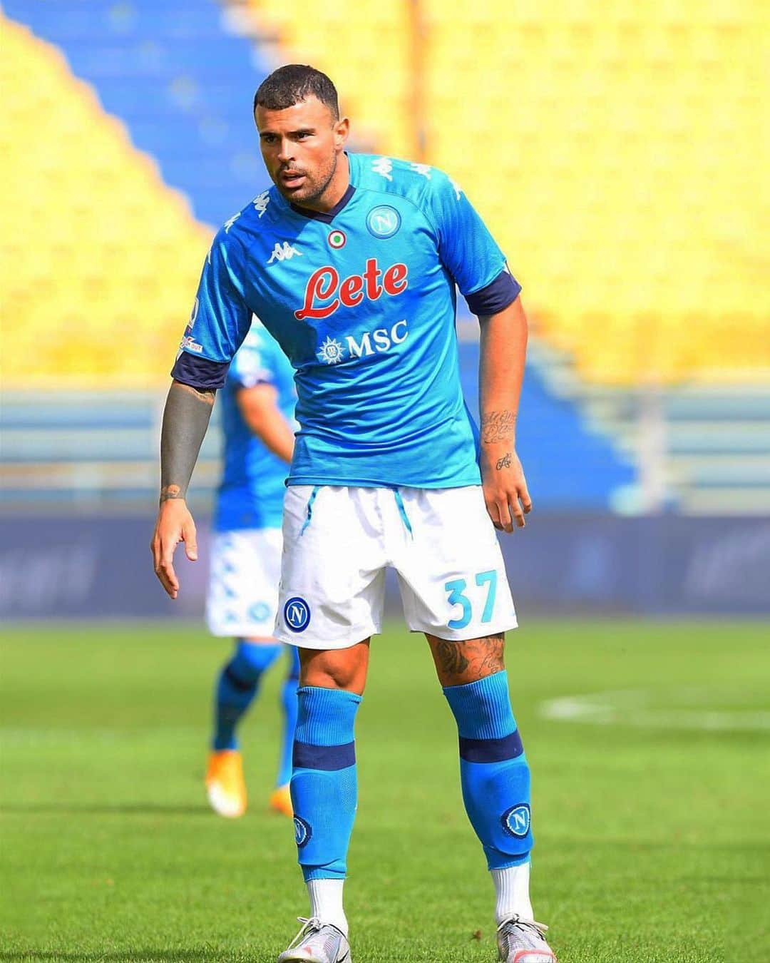 アンドレア・ペターニャのインスタグラム：「Contento per il mio esordio con questa maglia, felicissimo per i primi 3 punti di questa stagione. #ForzaNapoliSempre」