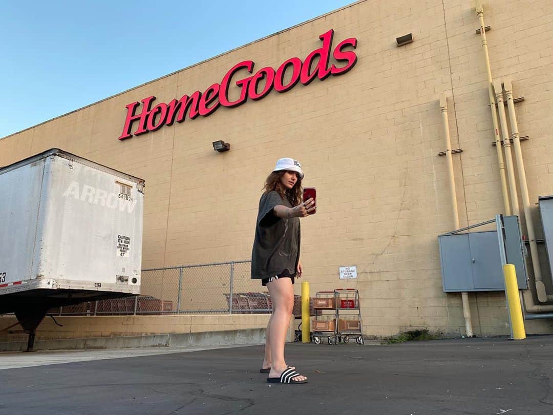 のインスタグラム：「found some unbridled joy」