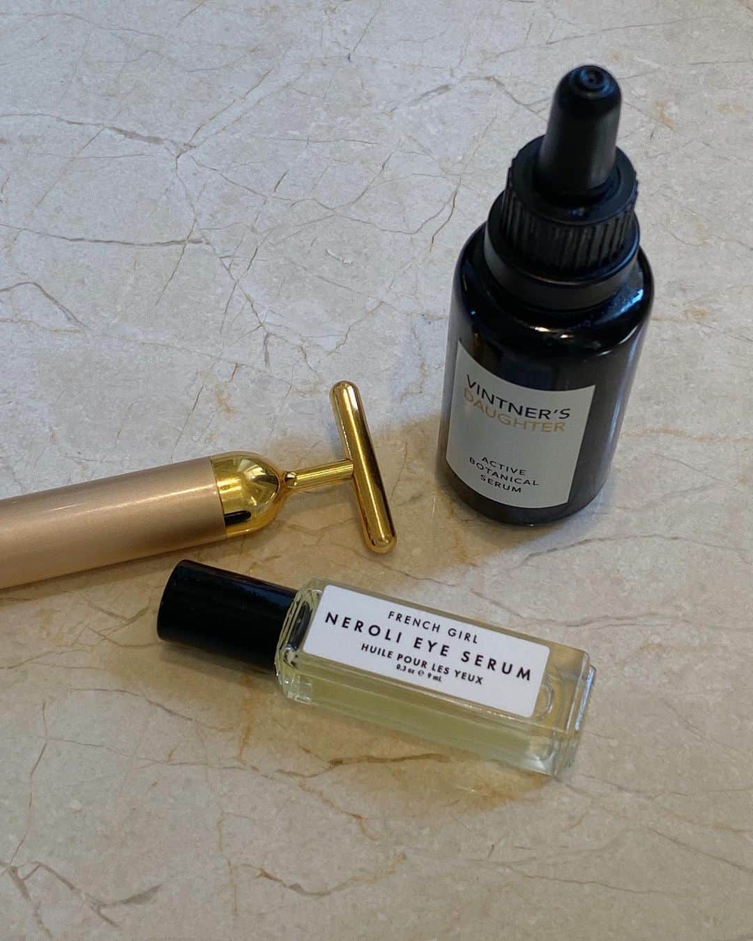 ソフィア・リッチーのインスタグラム：「skin stuff」