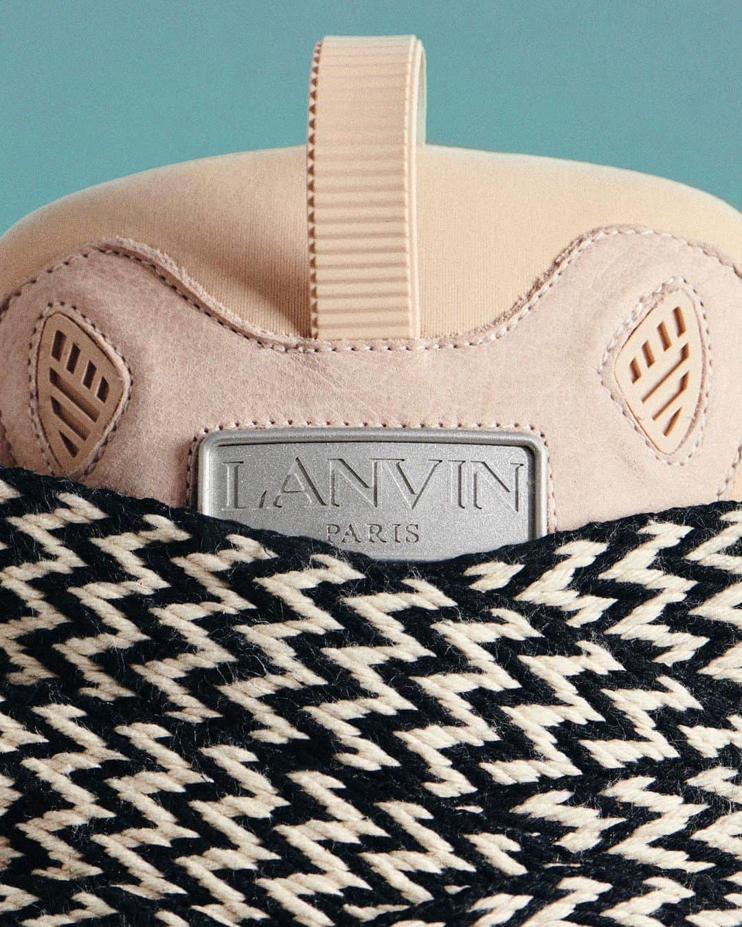 ランバンのインスタグラム：「The new CURB sneakers are a tribute to skateboarding culture, with a sophisticated twist: a shoelace inspired by kimono woven accessories.  Available in 5 colors. Now in stores and in pre-order via link in bio. #LanvinShoes」
