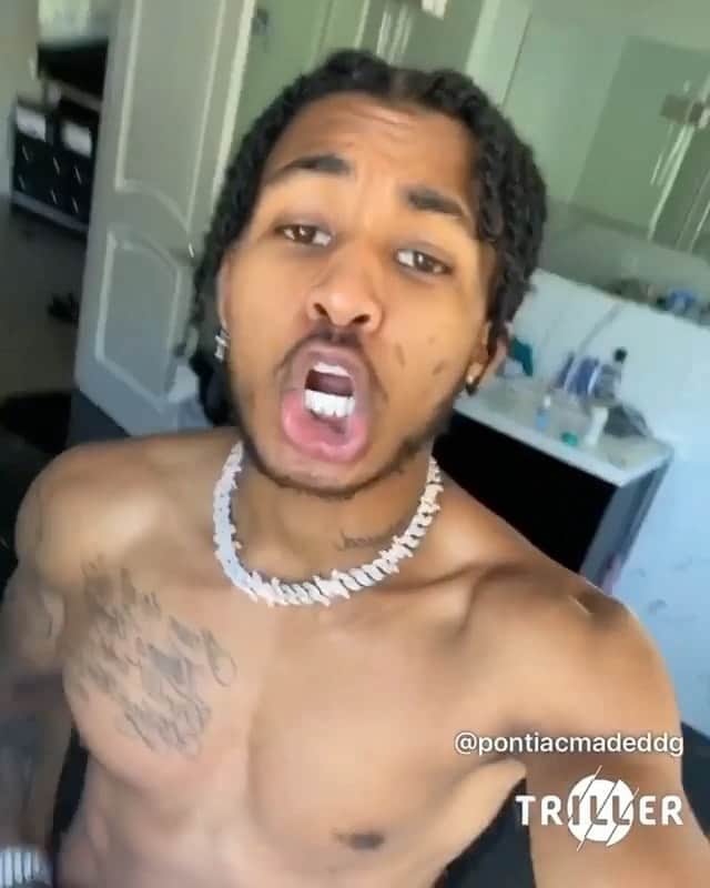 ファンクマスター・フレックスのインスタグラム：「This joint thumping in the car! Hell Cat Redeye riding! WHATS EVERYONE LISTENING TO IN THE CAR???」