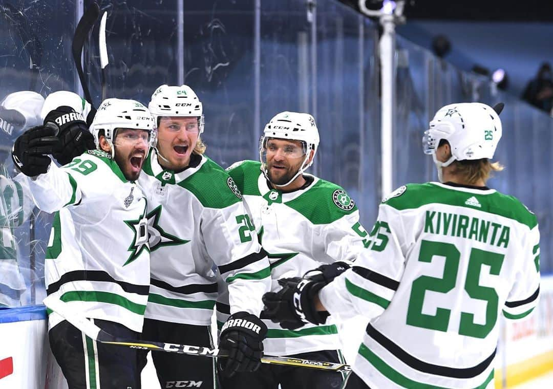 ダラス・スターズさんのインスタグラム写真 - (ダラス・スターズInstagram)「#HockeyHugs 🤗」9月21日 2時39分 - dallasstars