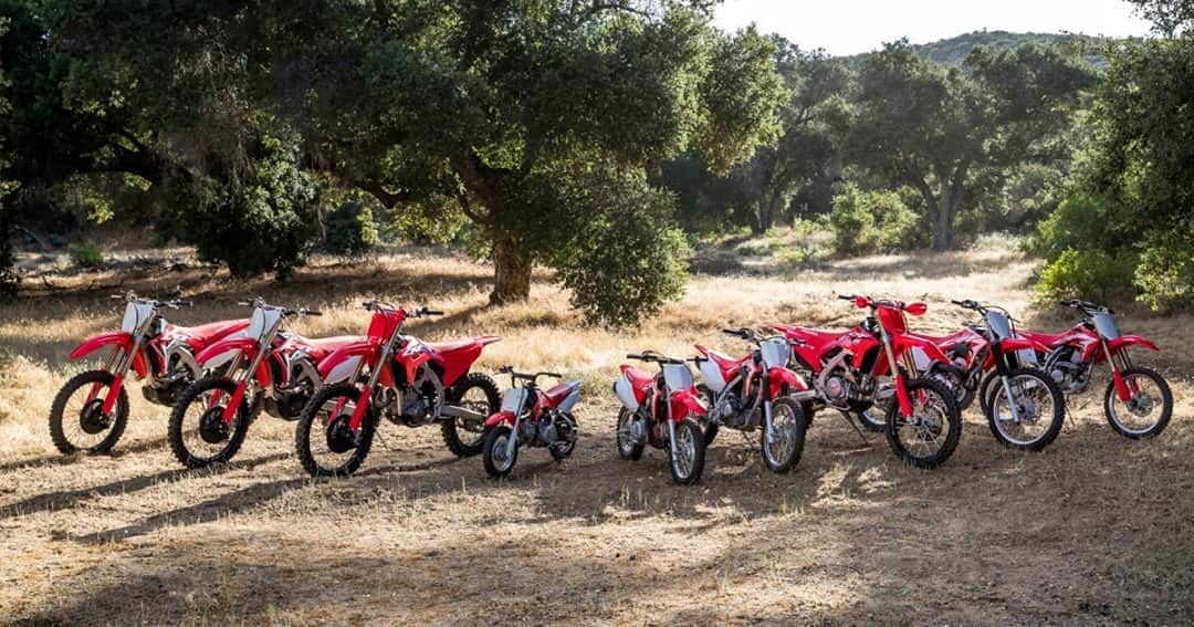 Honda Powersports USさんのインスタグラム写真 - (Honda Powersports USInstagram)「You choose Sunday! Which CRF would you get and why? #crfcollective」9月21日 2時50分 - honda_powersports_us
