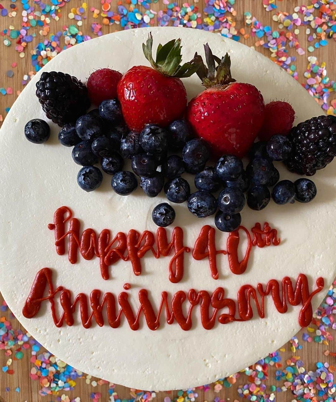 Whole Foods Marketさんのインスタグラム写真 - (Whole Foods MarketInstagram)「Today's our 40th anniversary! 🎉🎂Reminder that today is your last day to enter to win a year's worth of groceries. To enter, share a picture of your all-time favorite Whole Foods Market product to your Instagram Feed, tagging @wholefoods and using both #WFMTurns40 and #sweeps (click the link in bio for more details!). Oh, and don't forget… snag a slice (or eight) of our famous Berry Chantilly Cake, 40% off for Prime Members. Large cakes only. While supplies last. Offer valid 9/18 - 9/20. // Congrats to our grand-prize winner, Erin N.!」9月21日 2時57分 - wholefoods