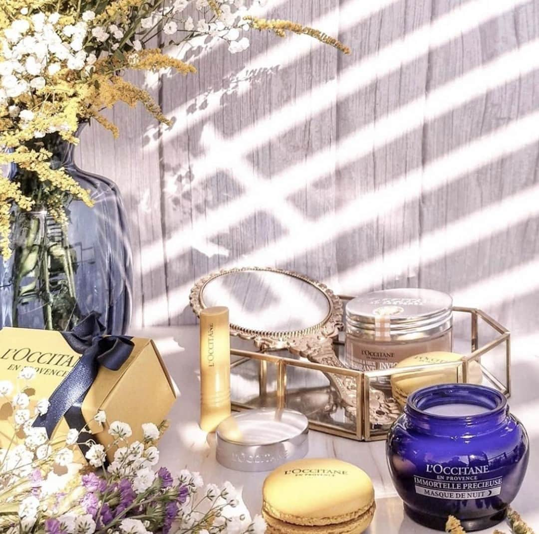 ロクシタンさんのインスタグラム写真 - (ロクシタンInstagram)「“✨ True beauty is reflected in the soul ✨”⁣ ⁣ Such a beautiful photo from @mamartiina ⁣ ⁣ #GeniusFlower #SkinCare #BeautyRoutine #BeautyProducts #AntiAging #Immortelle #NaturalSkincare #LOccitane」9月21日 3時00分 - loccitane