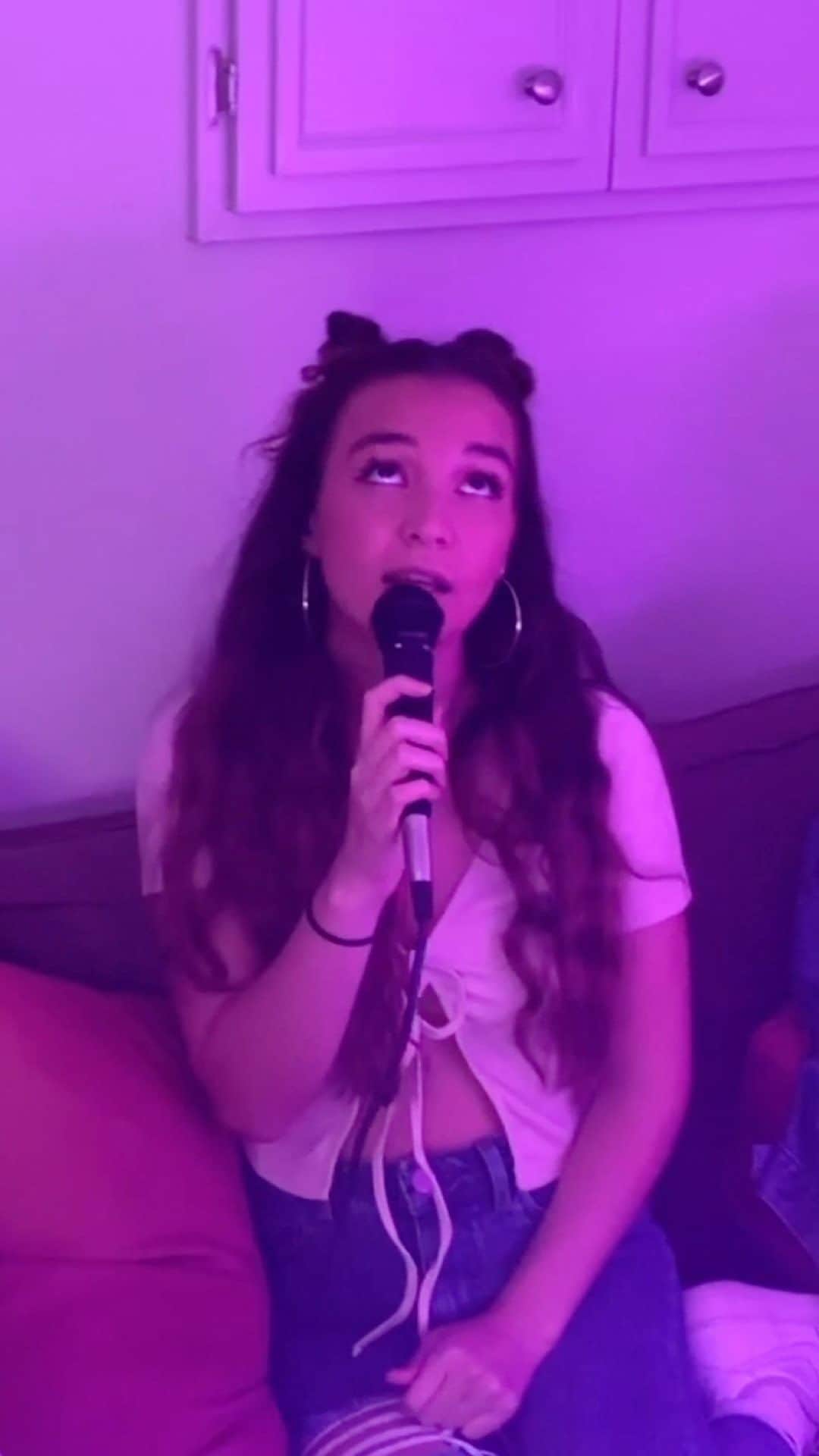 のインスタグラム：「The girls stopped by @mtvfreshout for a performance that... well, pretty much sums up the whole year.」