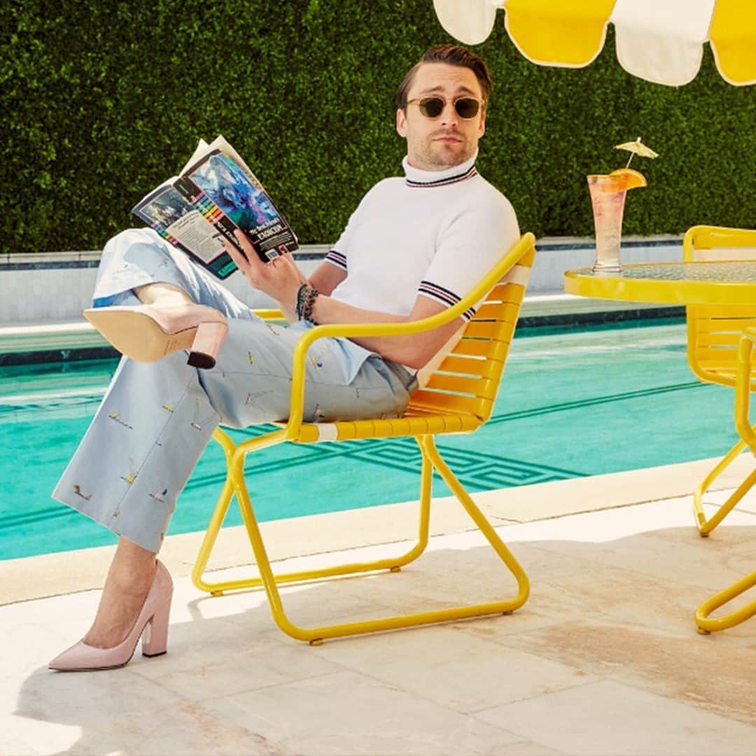 ジーエルシーオーのインスタグラム：「Succession's Kieran Culkin, nominated for Outstanding Supporting Actor In A Drama Series, wears Kinney Sun. Featured in @vanityfair.⁠ ⁠ Photo by: @hollyandres⁠ Styled by: @ deborahafshani」