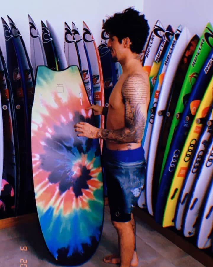 ガブリエル・メディーナのインスタグラム：「X @medinasoftboards   Quiver aumentando ll big quiver now」