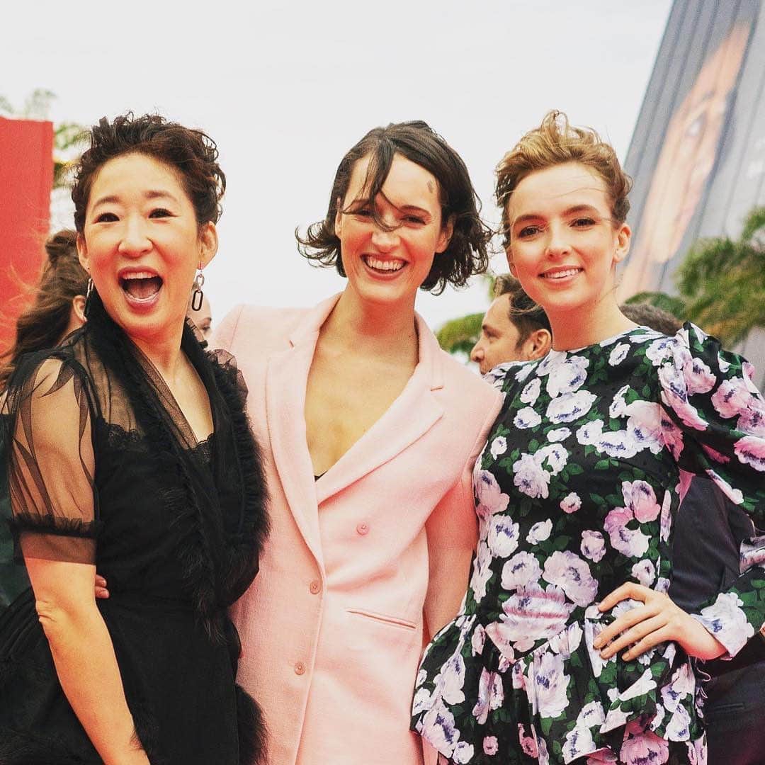 E! Onlineさんのインスタグラム写真 - (E! OnlineInstagram)「🗣️The queen is coming and her name is Sandra Oh. She is now the most nominated Asian performer EVER in #Emmys history—with 3 nominations for "Killing Eve" and 5 for "Grey's Anatomy." (📷: Getty/Instagram)」9月21日 3時31分 - enews