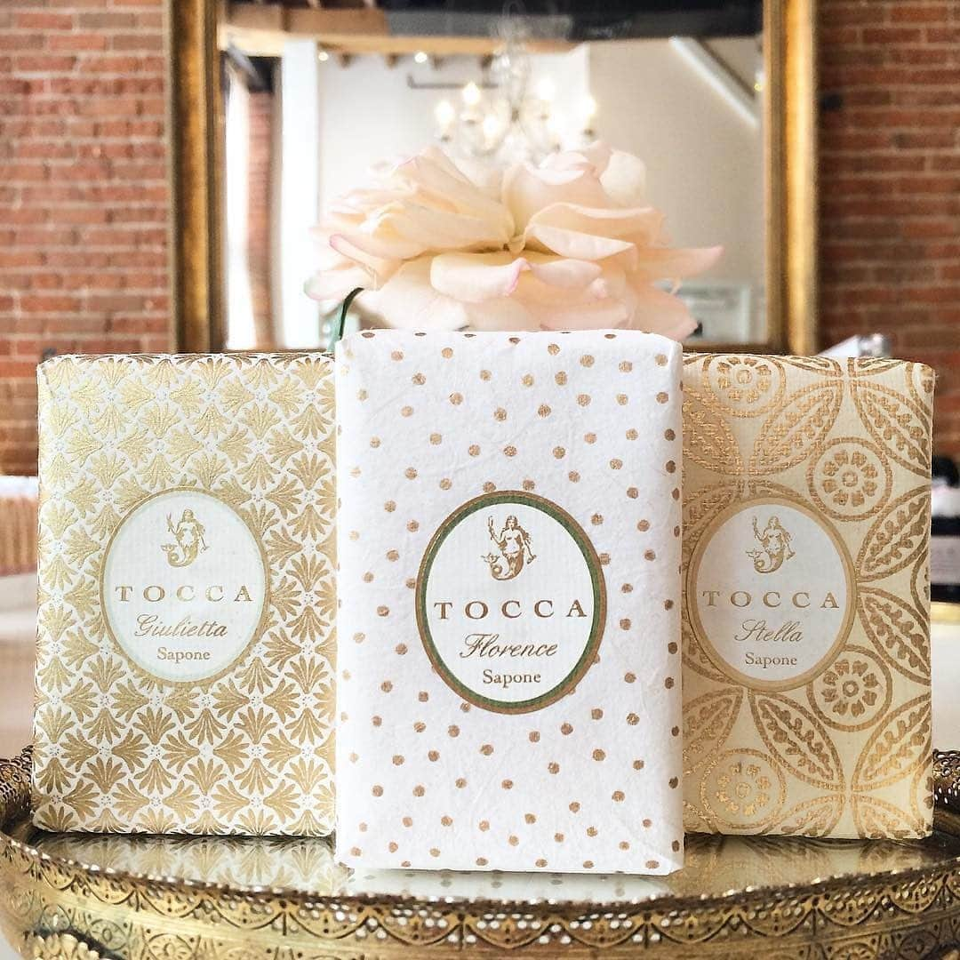 トッカさんのインスタグラム写真 - (トッカInstagram)「Friends don't let friends choose just one 💞 Happy National Friendship day from TOCCA. Tap to shop your favorites   Photo by @blushbyjamierose   #tocca #scents #luxurysoap #fragranceoftheday #scentoftheday #stayfresh #luxurysoaps #fragrance #luxury #musthave #treatyoself #treatyourself #luxurylife #beauty #parfum #perfumeoftheday #soapbar #instalove #giftguide #giftsforher」9月21日 3時51分 - tocca