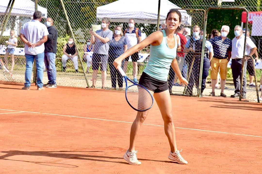 アリゼ・リムさんのインスタグラム写真 - (アリゼ・リムInstagram)「Une journée de partage à @anille_braye_tennis ☺️ #allsmiles」9月21日 4時00分 - alizelim