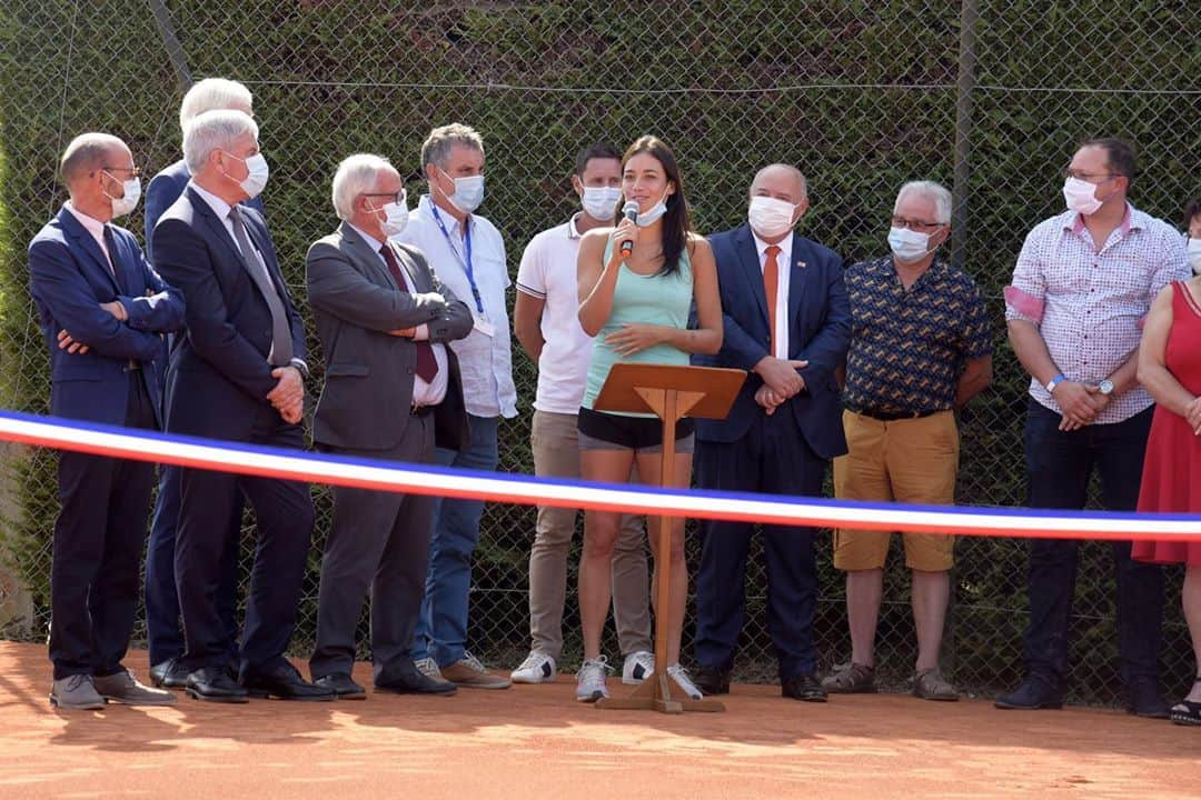 アリゼ・リムさんのインスタグラム写真 - (アリゼ・リムInstagram)「Une journée de partage à @anille_braye_tennis ☺️ #allsmiles」9月21日 4時00分 - alizelim