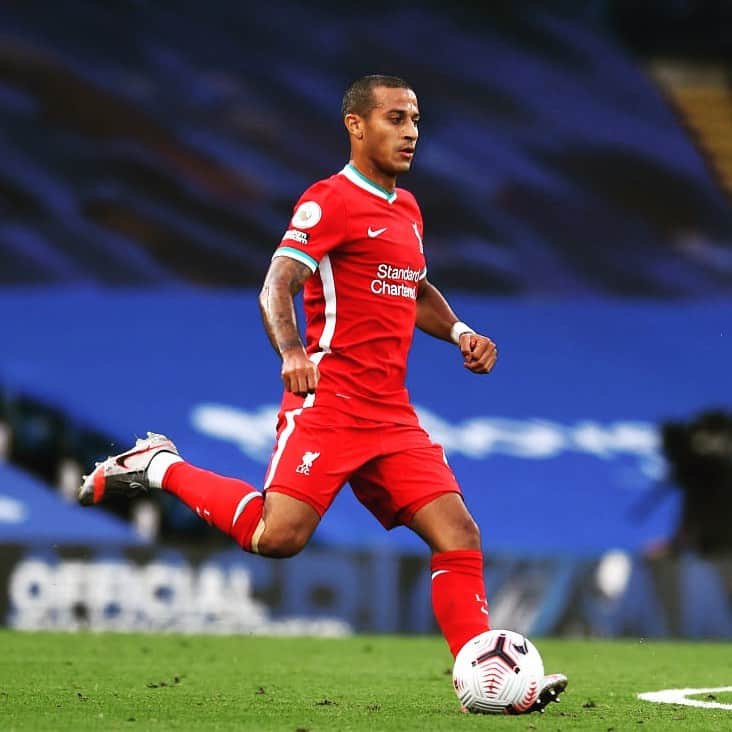 ティアゴ・アルカンタラのインスタグラム：「red debut 😍 #YNWA」